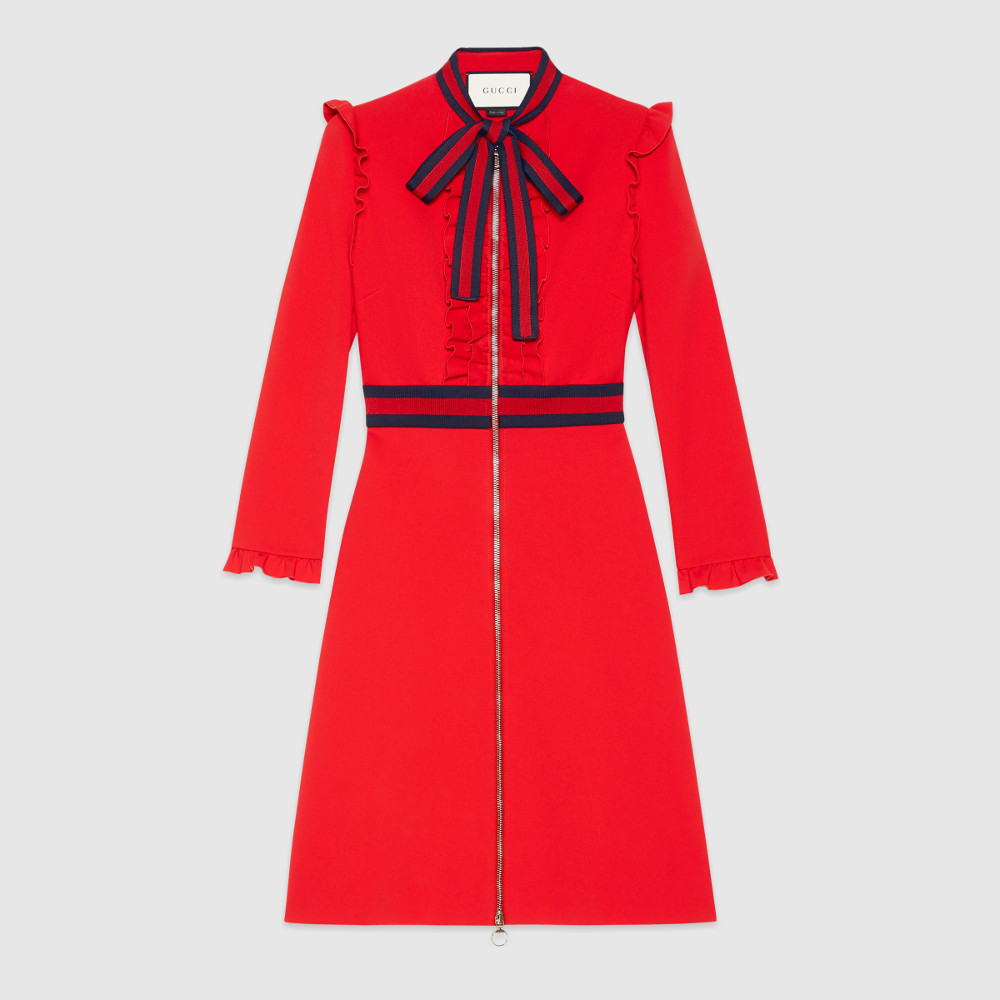 Gaun merah Gucci